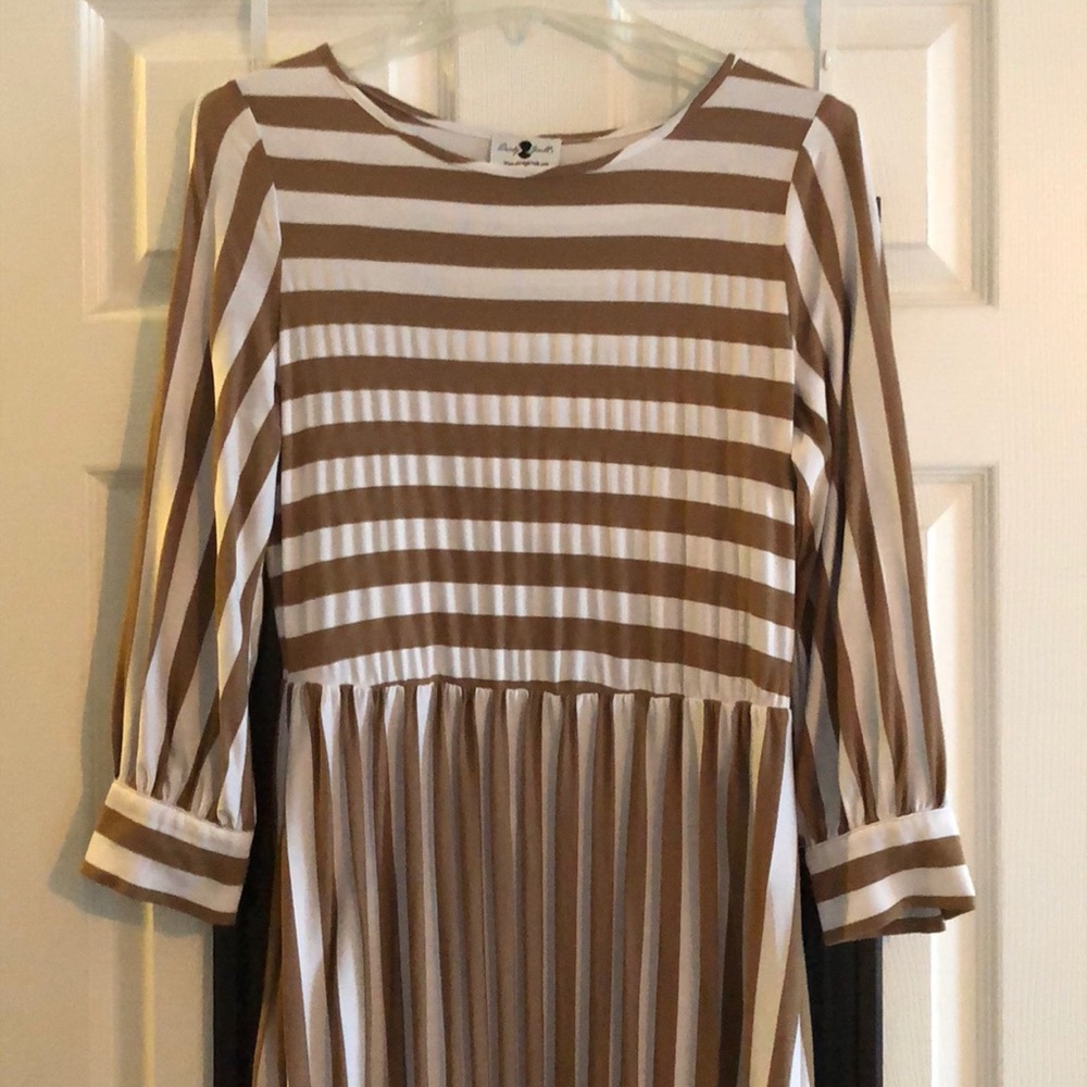 Dainty jewells dress. Maxi
